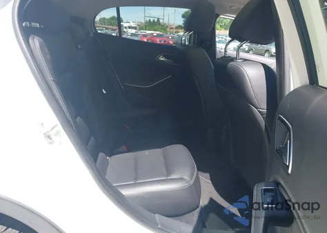 2015 Mercedes-Benz Gla 250 z USA, uszkodzony, nr VIN WDCTG4EBXFJ185262